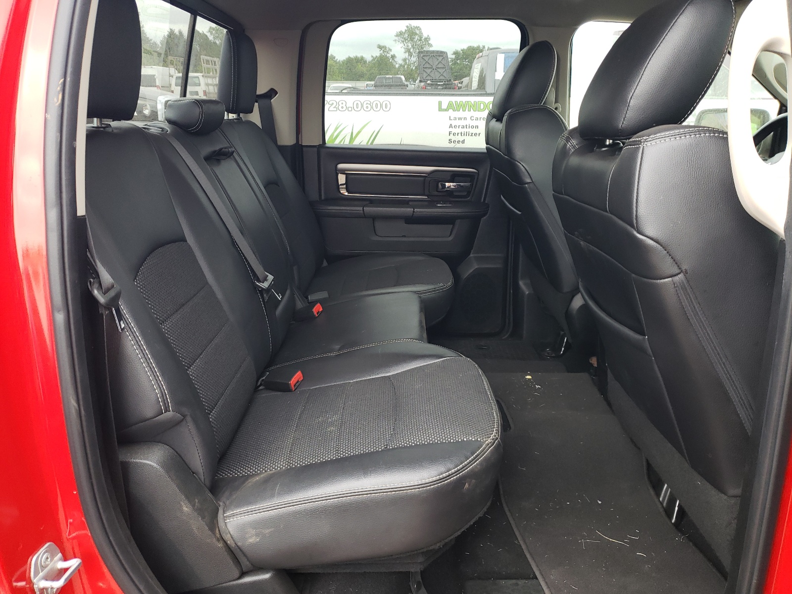 1C6RR7MT2JS250444 2018 Ram 1500 Sport