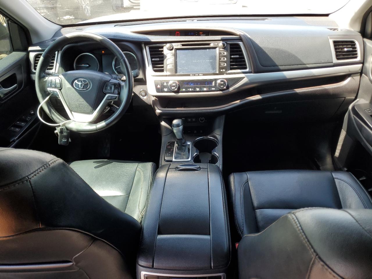 2018 Toyota Highlander Se VIN: 5TDJZRFH2JS550679 Lot: 58926624