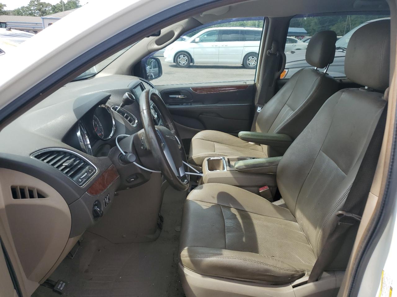 2011 Chrysler Town & Country Touring L VIN: 2A4RR8DG4BR775276 Lot: 59370874