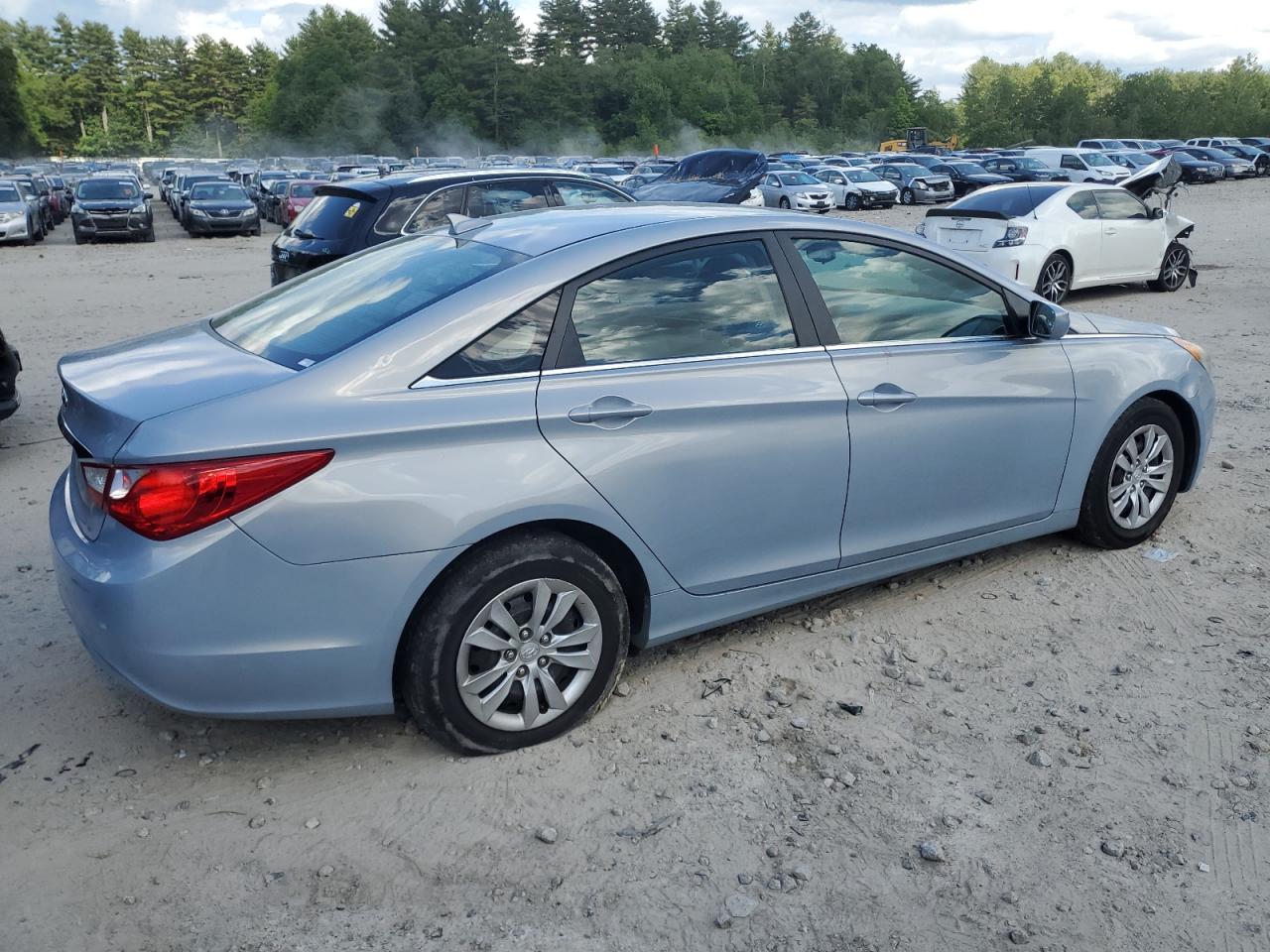2012 Hyundai Sonata - Image 3