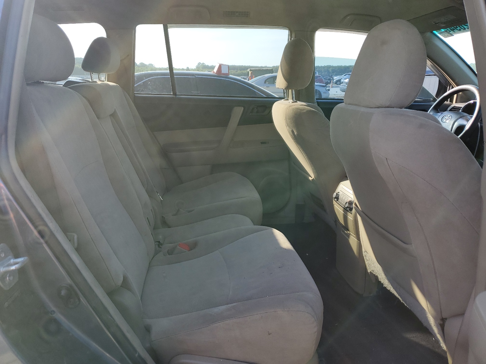 5TDZA3EH7CS017397 2012 Toyota Highlander Base