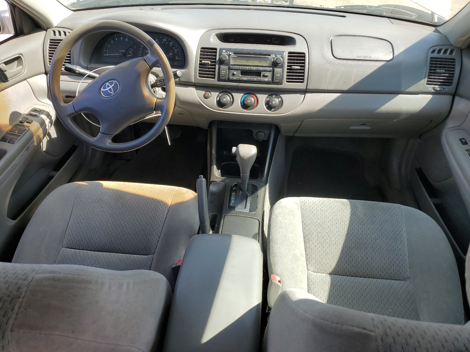 4T1BE32K64U849229 2004 Toyota Camry Le