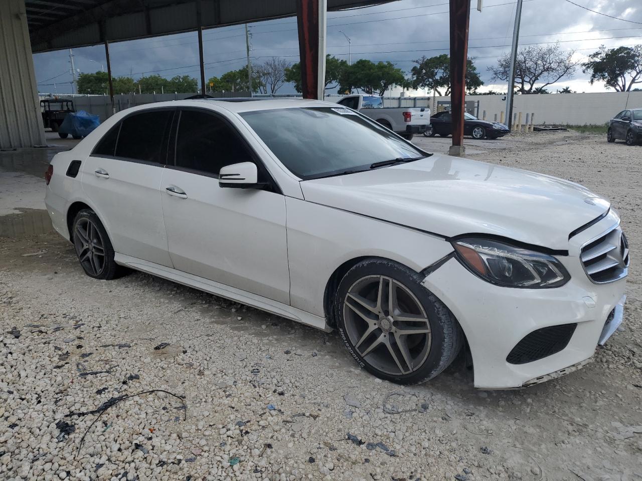 VIN WDDHF5KB5GB180075 2016 MERCEDES-BENZ E-CLASS no.4