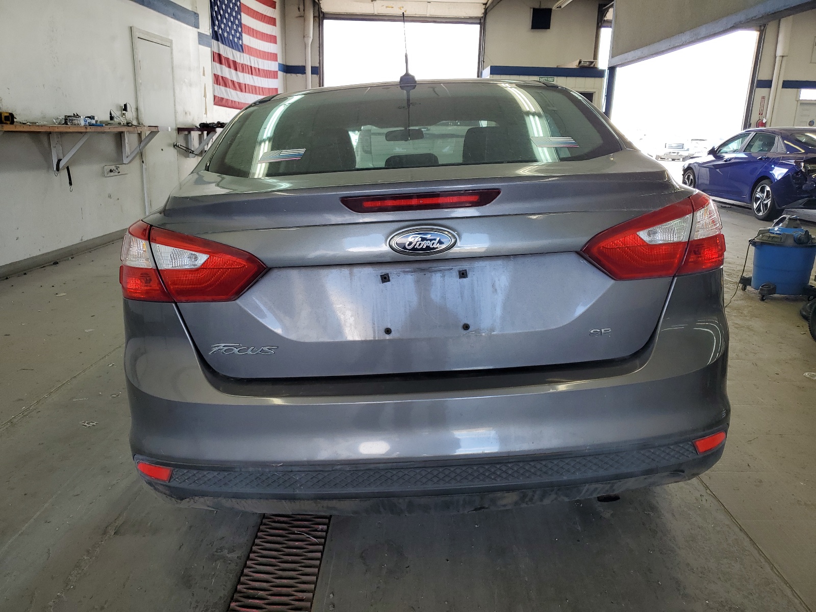 1FAHP3F28CL178689 2012 Ford Focus Se