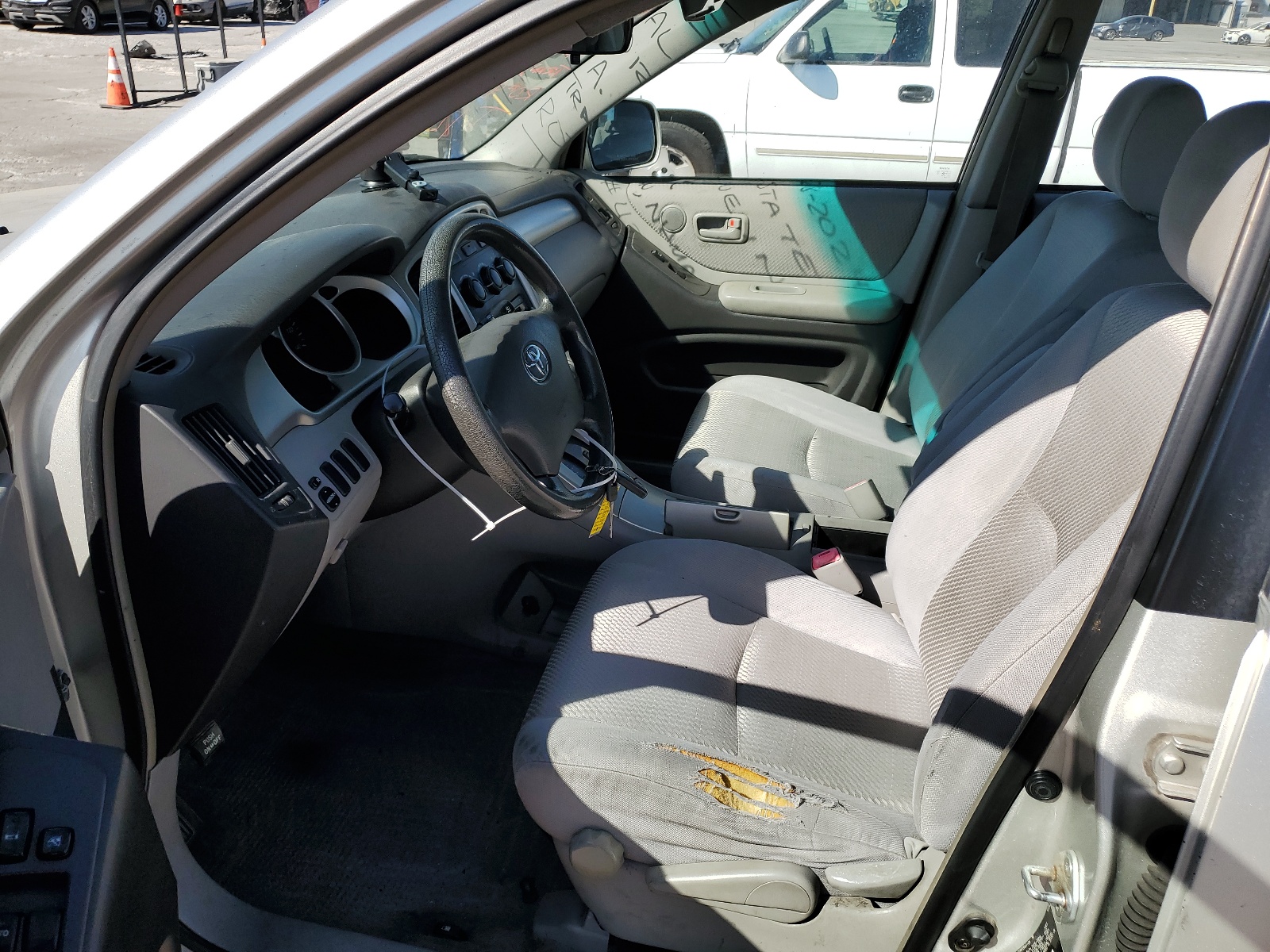 JTEGD21A050113228 2005 Toyota Highlander