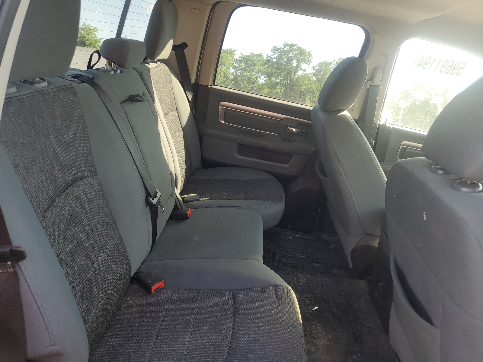 1C6RR7TM0GS175472 2016 Ram 1500 Slt