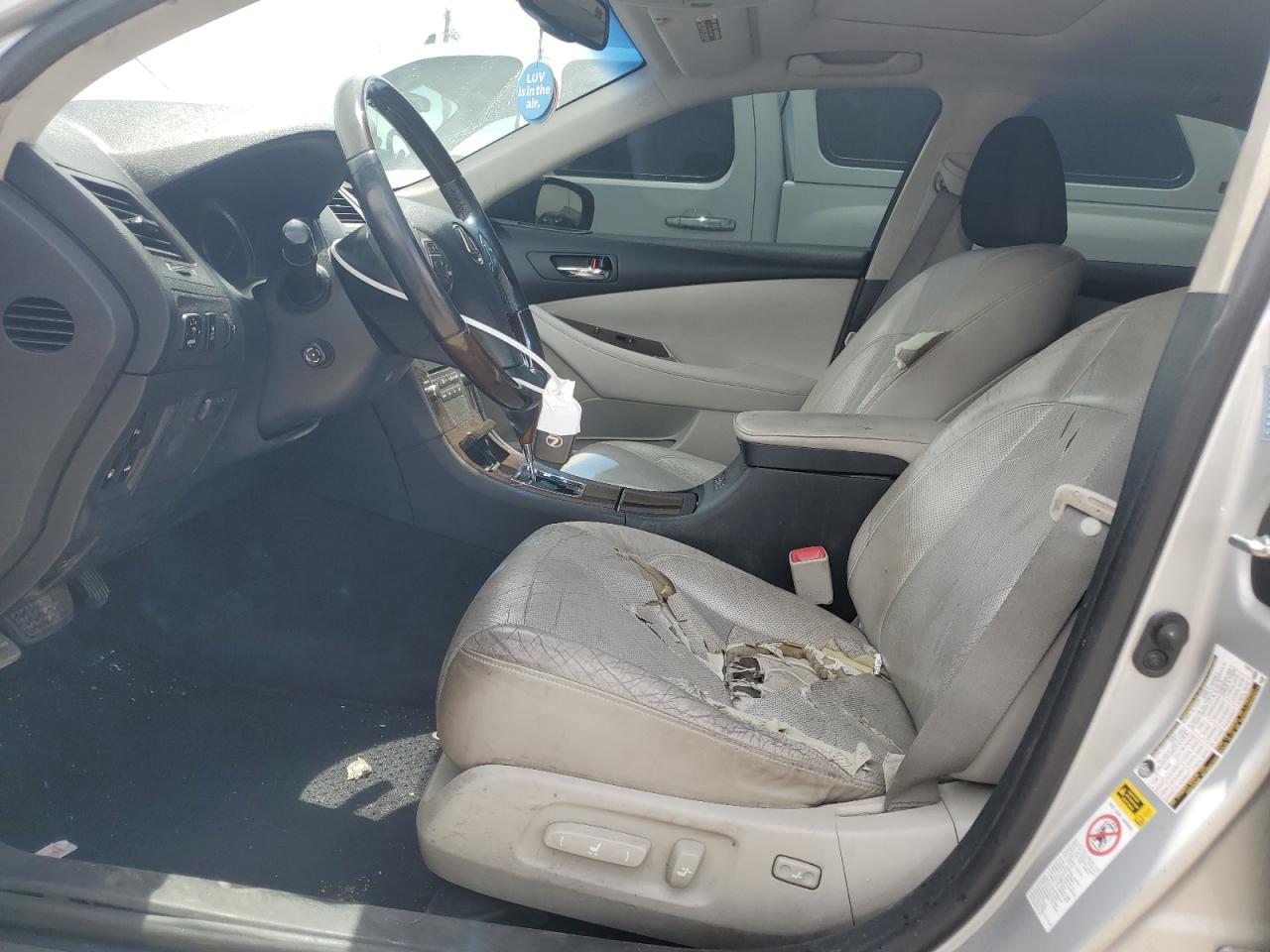 2010 Lexus ES - Image 7