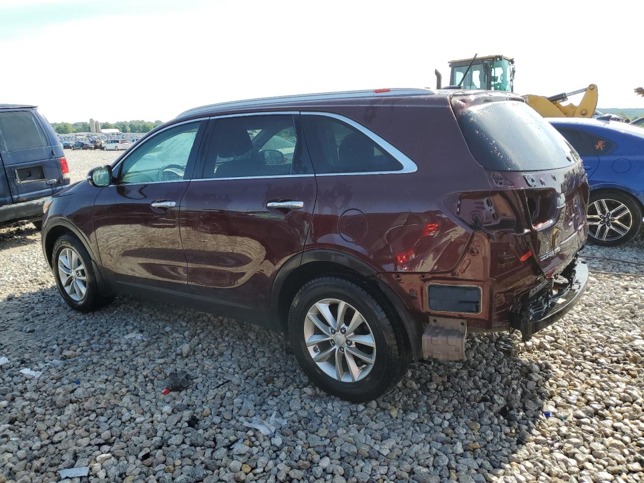 VIN 5XYPG4A39HG250692 2017 KIA SORENTO no.2