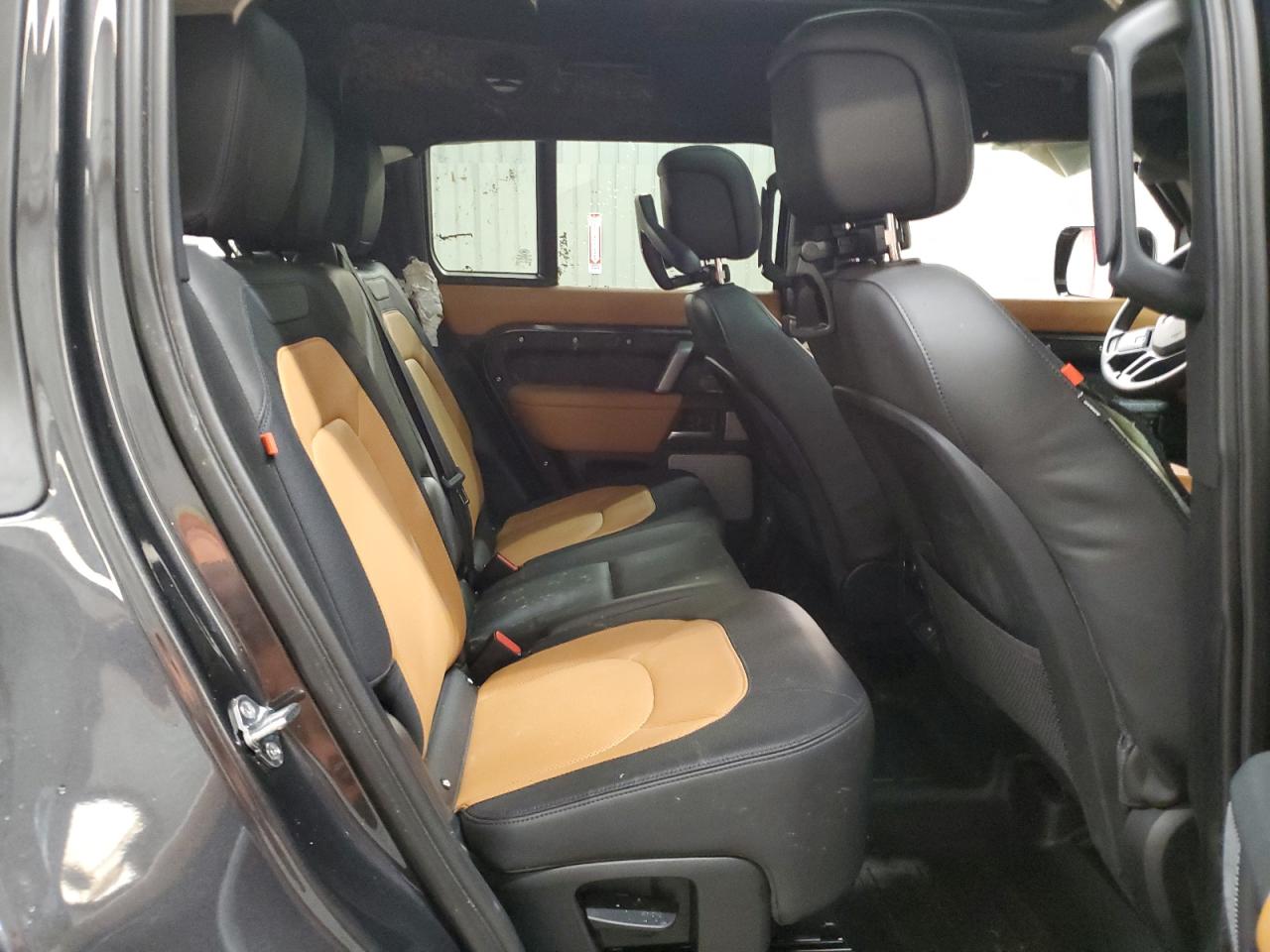 2024 Land Rover Defender - Image 11