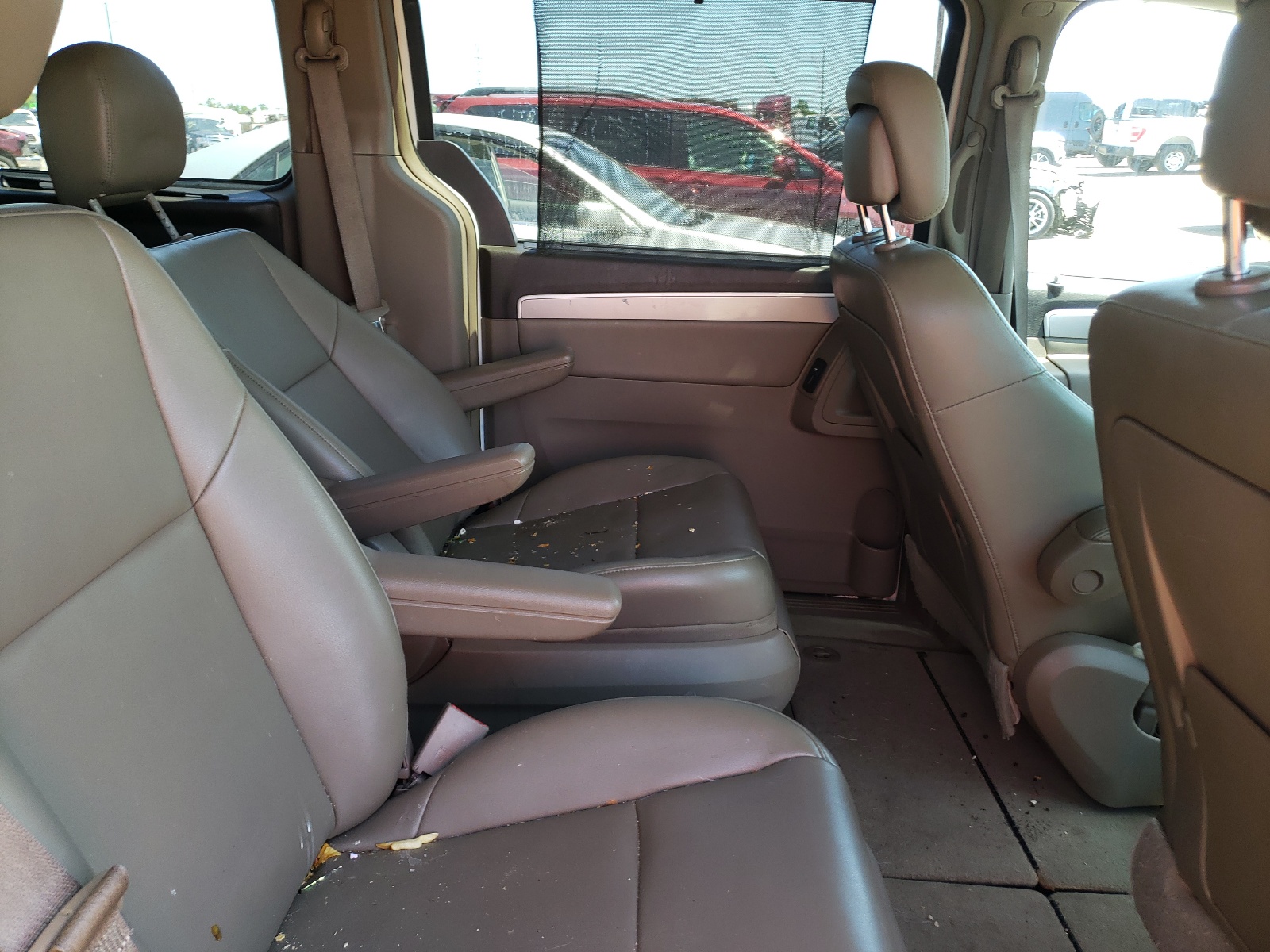 2V4RW3DG0BR766436 2011 Volkswagen Routan Se