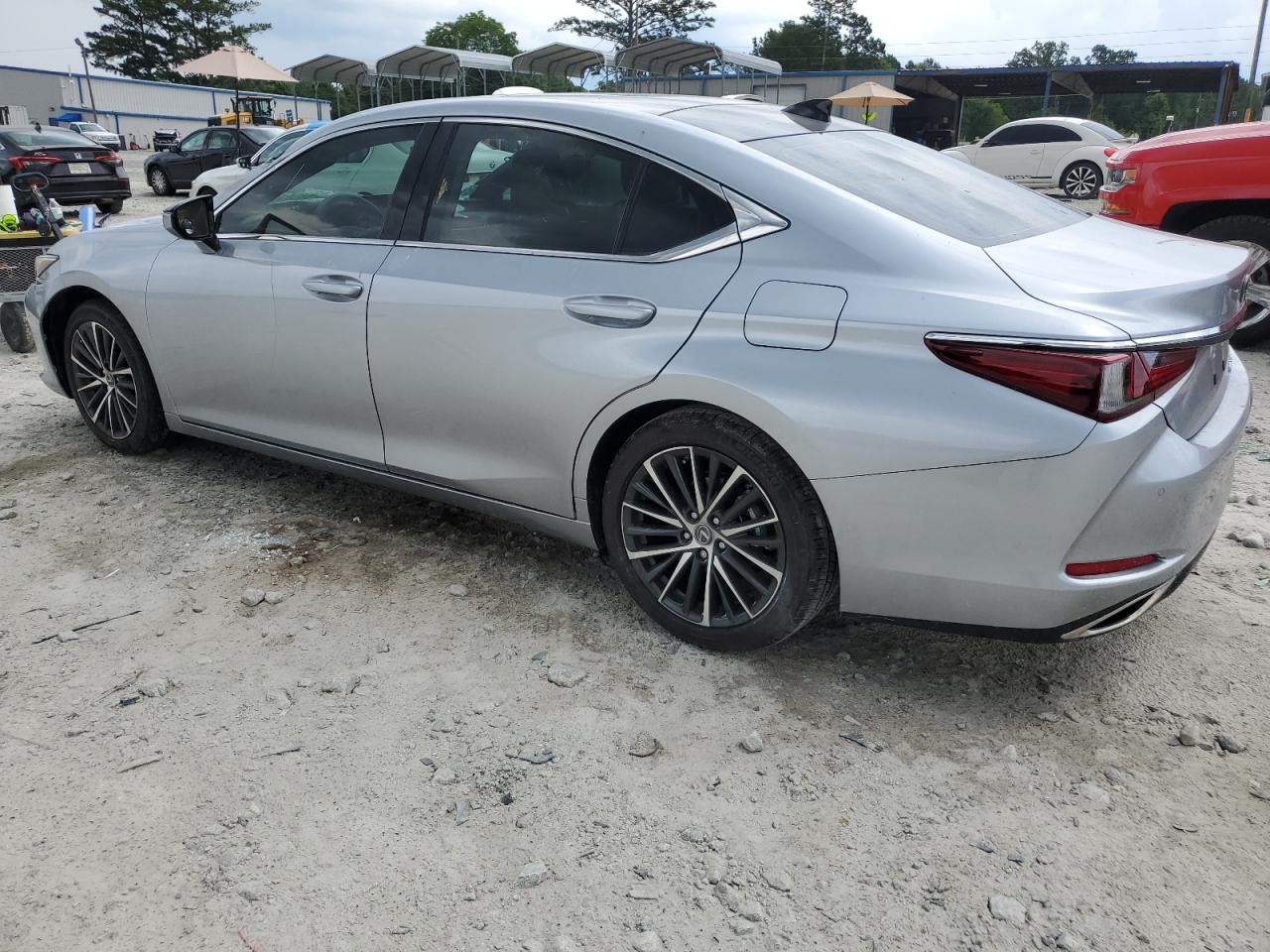 2024 Lexus ES - Image 2