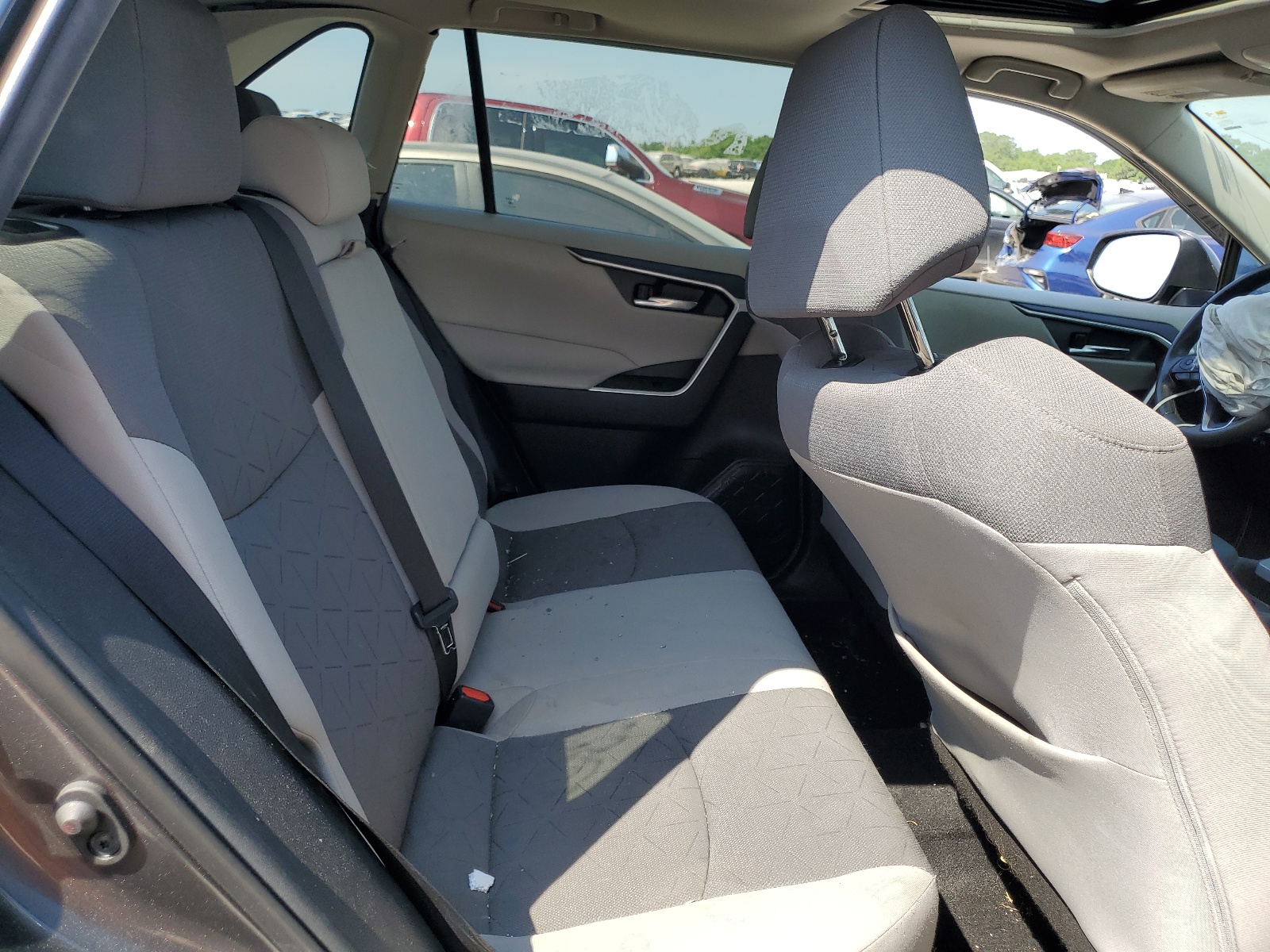 2T3P1RFV9MC182772 2021 Toyota Rav4 Xle