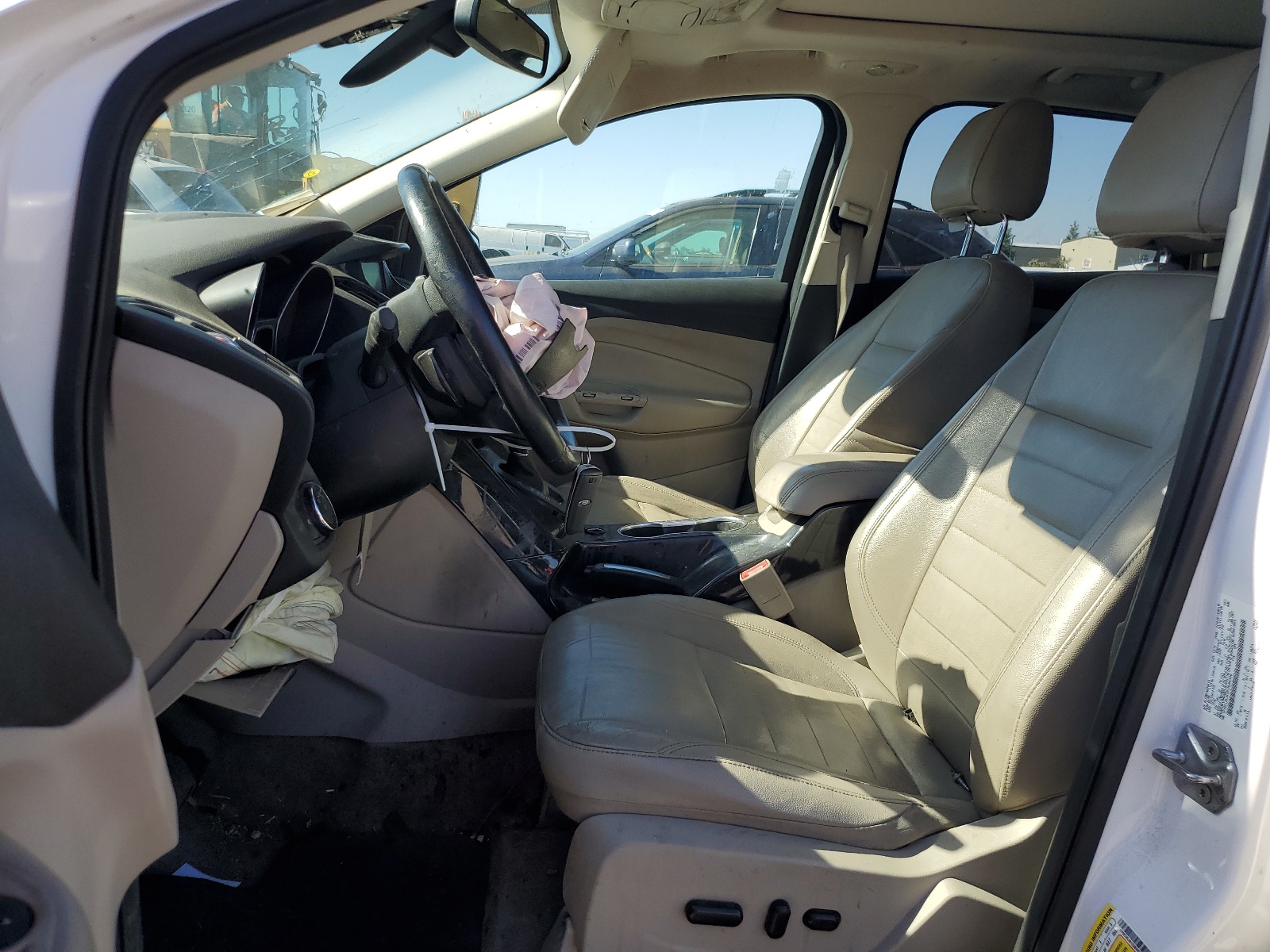 1FMCU0J91EUB99358 2014 Ford Escape Titanium