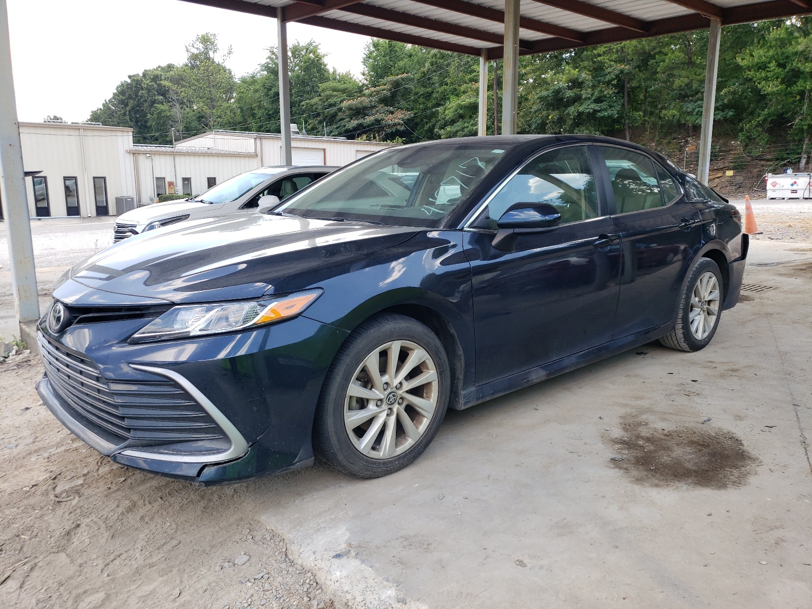 2021 Toyota Camry Le vin: 4T1C11AK4MU418717