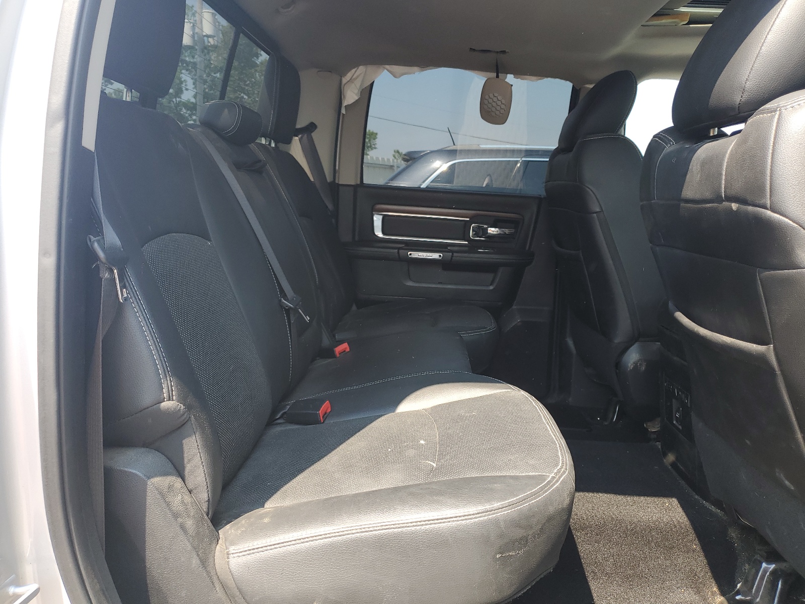 1C6RR7NT8FS607048 2015 Ram 1500 Laramie