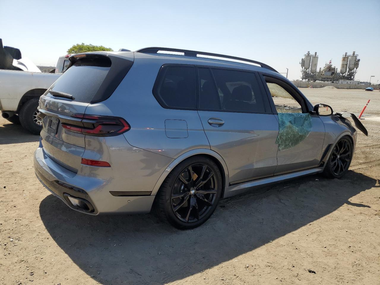 2024 BMW X7 - Image 3
