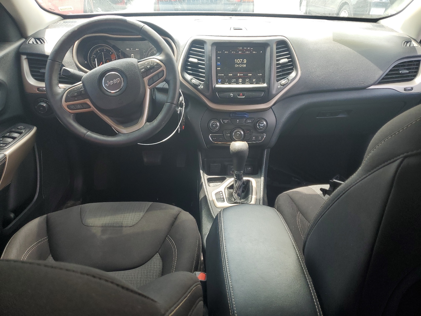 1C4PJLCB4HW573132 2017 Jeep Cherokee Latitude