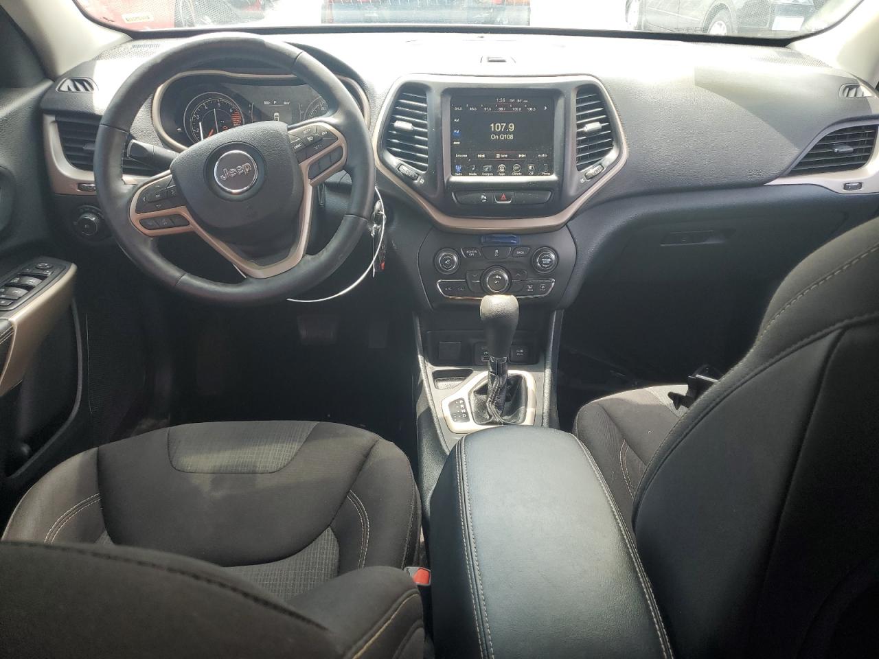 2017 Jeep Cherokee Latitude VIN: 1C4PJLCB4HW573132 Lot: 57261654