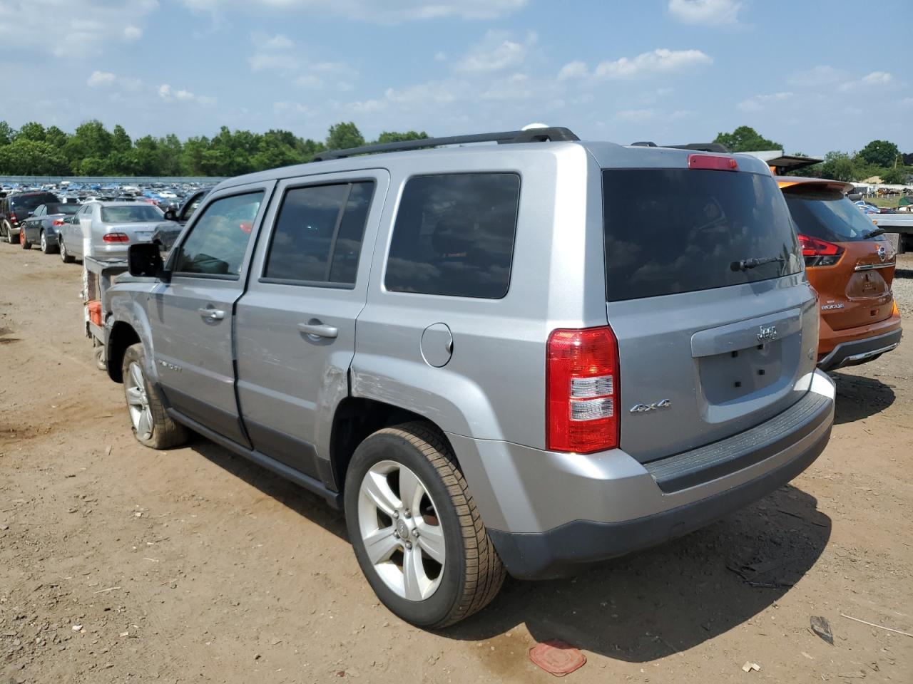 VIN 1C4NJRFB3ED769236 2014 JEEP PATRIOT no.2