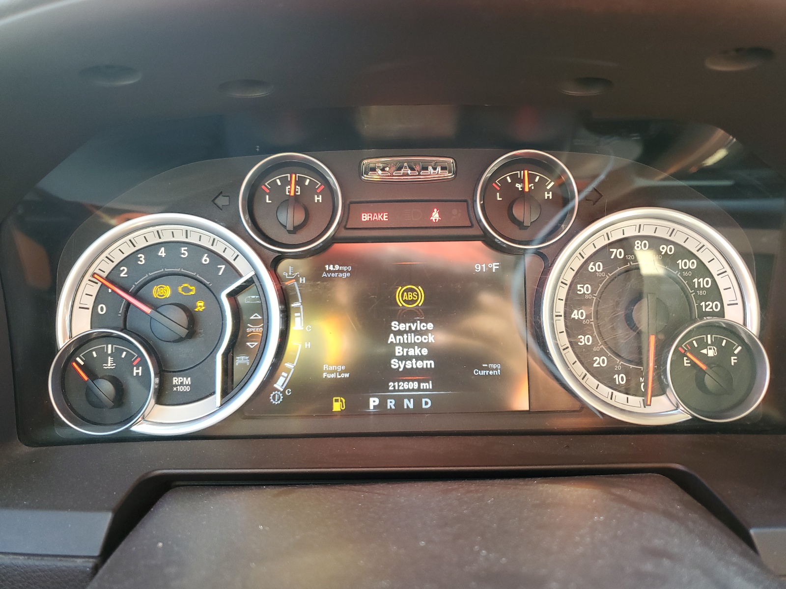 1C6RR6NT5ES259430 2014 Ram 1500 Laramie