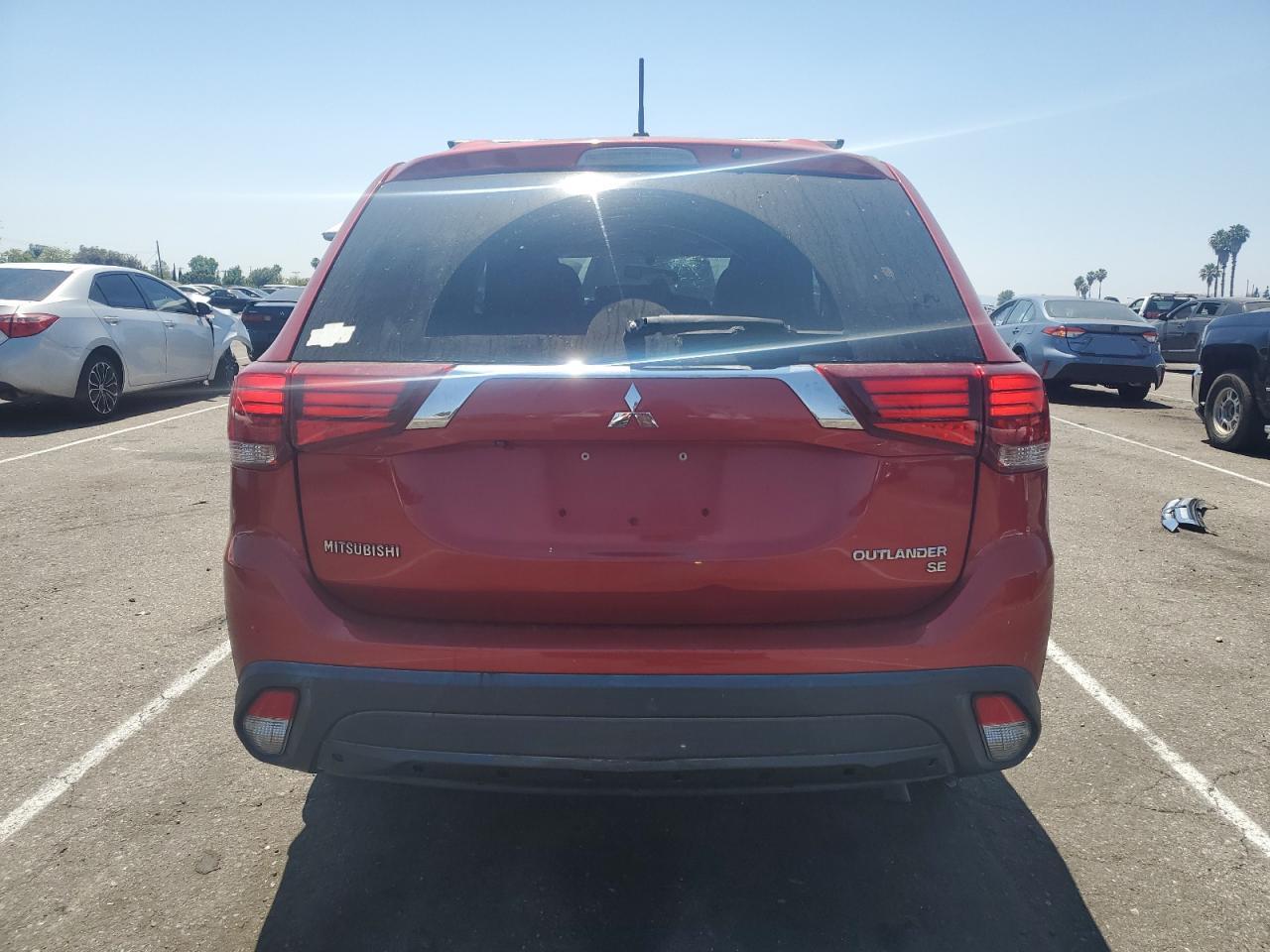 JA4AZ3A34GZ038965 2016 Mitsubishi Outlander Se