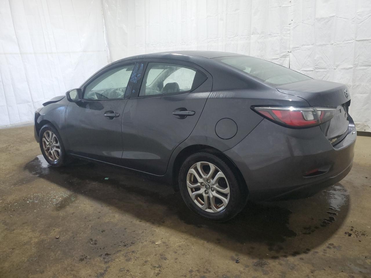 2017 Toyota Yaris - Image 2