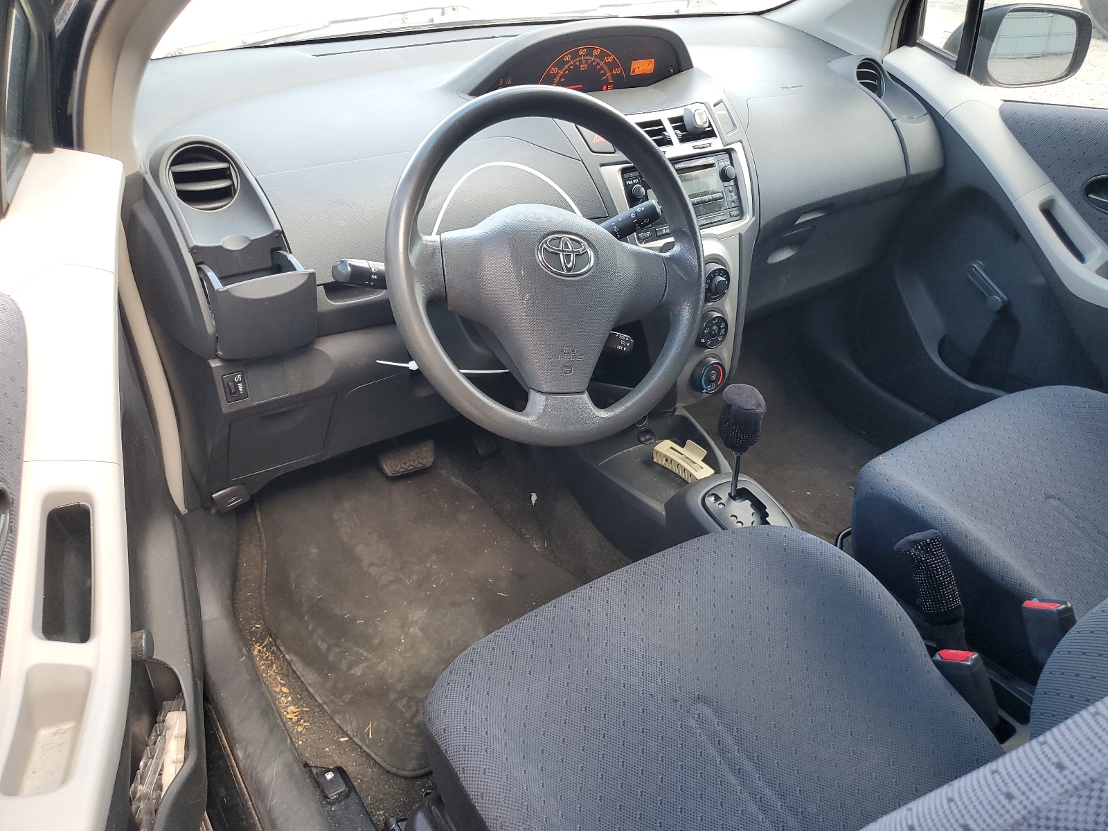 JTDJT903595258363 2009 Toyota Yaris