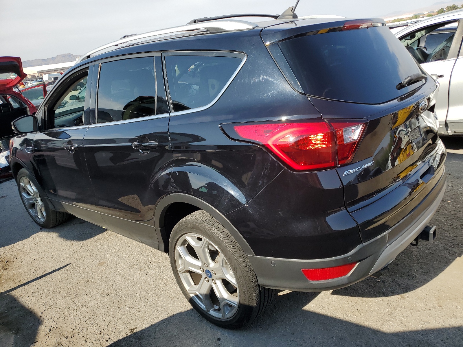 2019 Ford Escape Titanium vin: 1FMCU9J94KUA80316