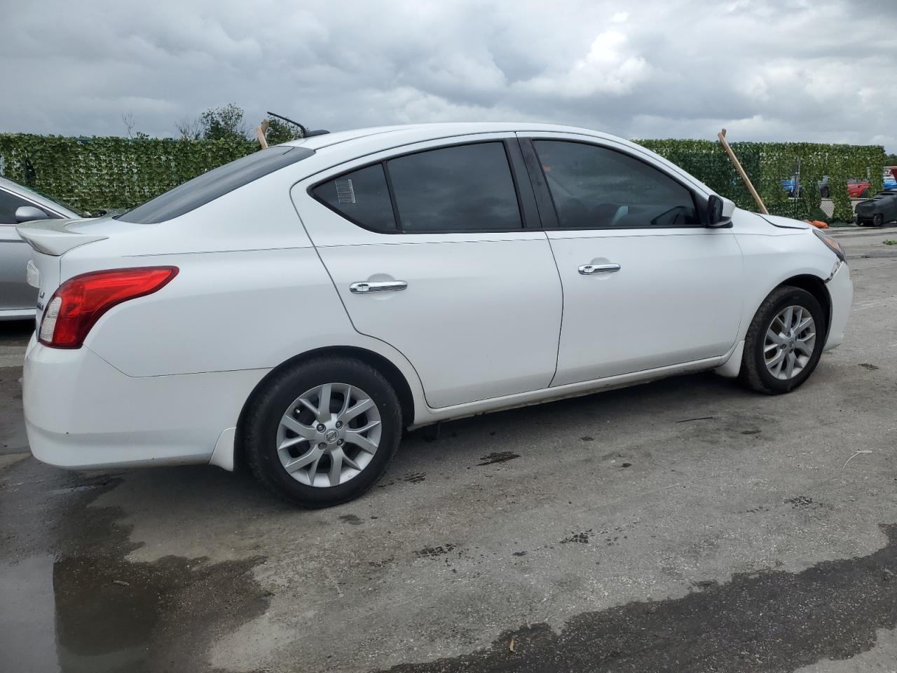 3N1CN7AP8HL852553 2017 Nissan Versa S