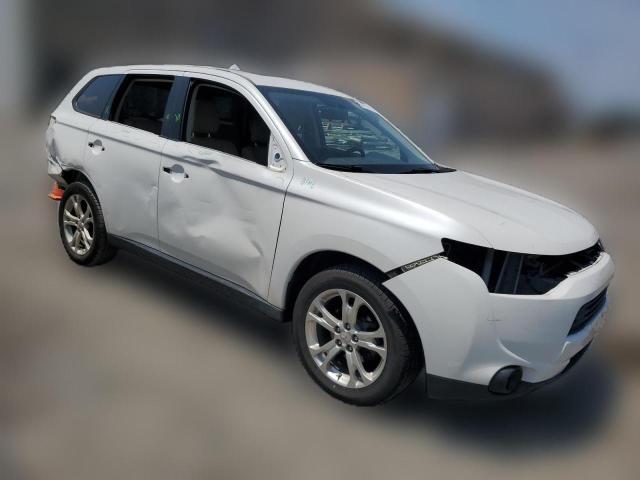  MITSUBISHI OUTLANDER 2014 Белый