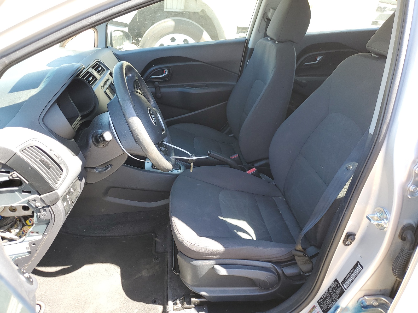 KNADM5A35E6333677 2014 Kia Rio Lx