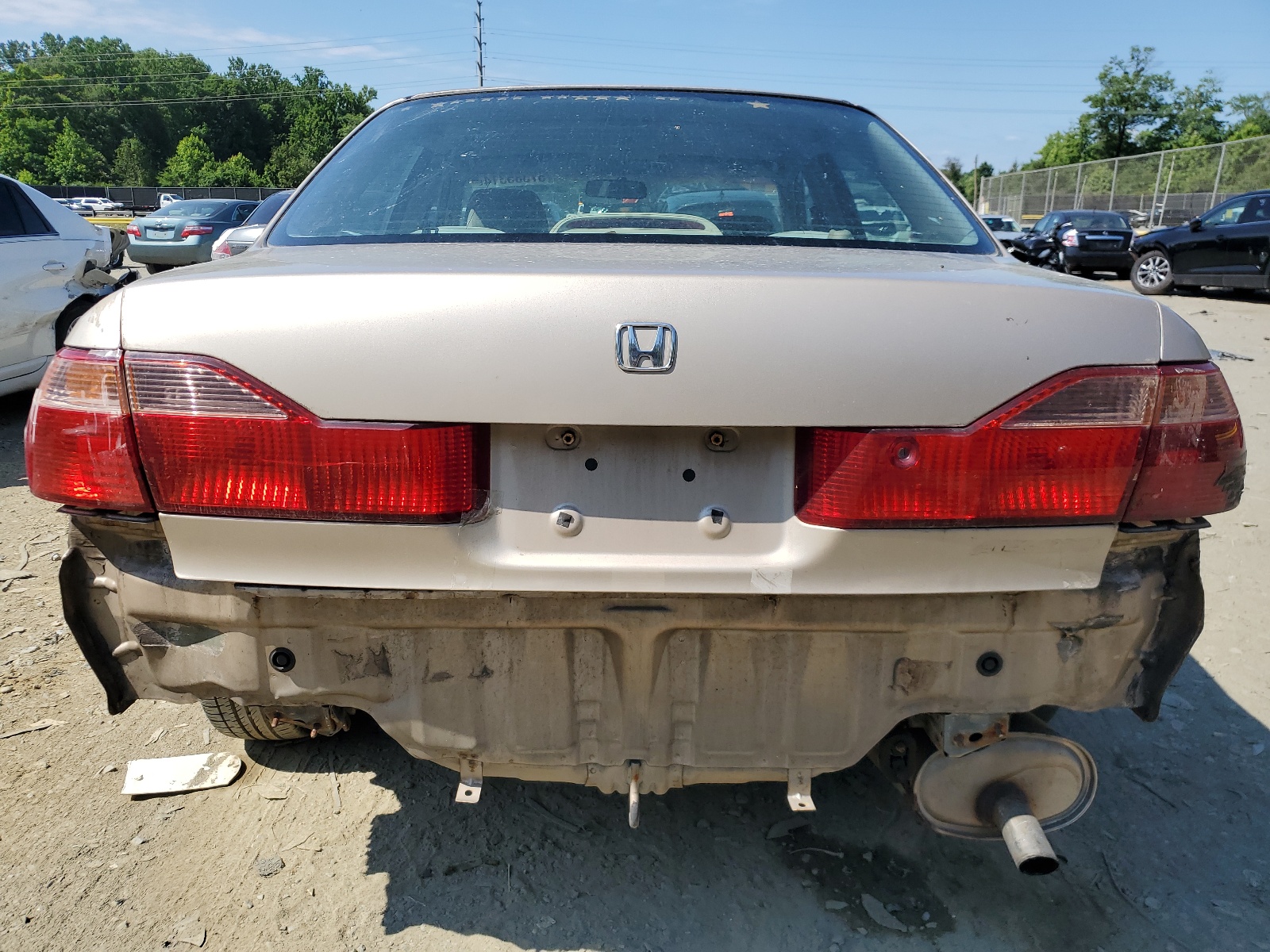 1HGCG6654YA066640 2000 Honda Accord Lx