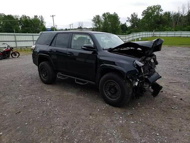 2020 Toyota 4Runner Sr5/Sr5 Premium VIN: JTEBU5JR5L5767045 Lot: 58474474