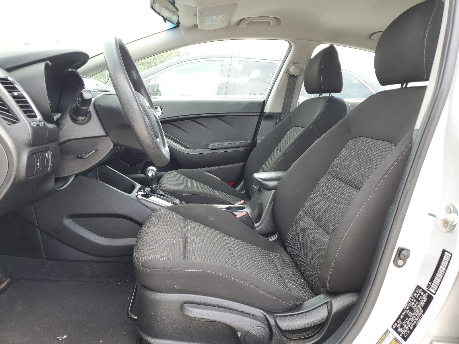 3KPFK4A79HE059297 2017 Kia Forte Lx