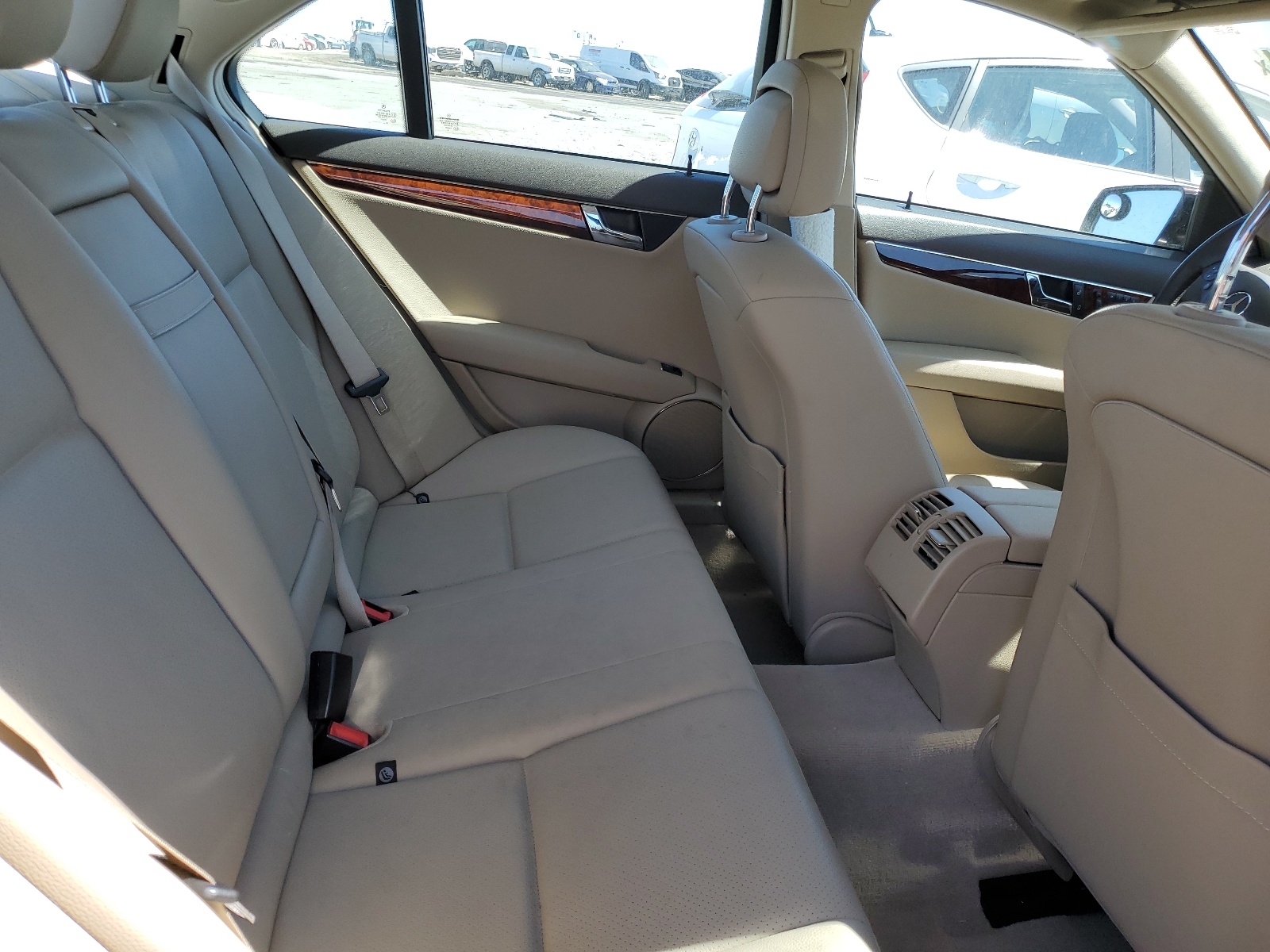 WDDGF5EB5BR165079 2011 Mercedes-Benz C 300