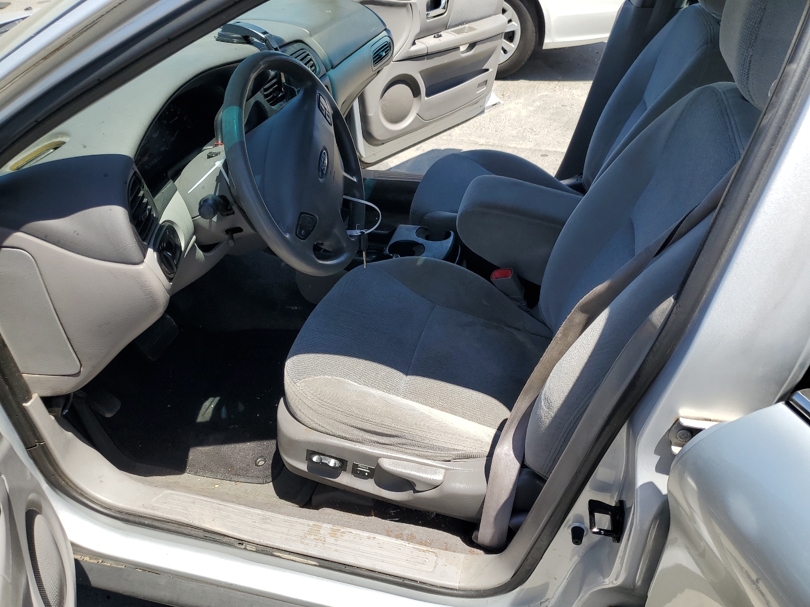 1FAFP58SX2G133177 2002 Ford Taurus Se