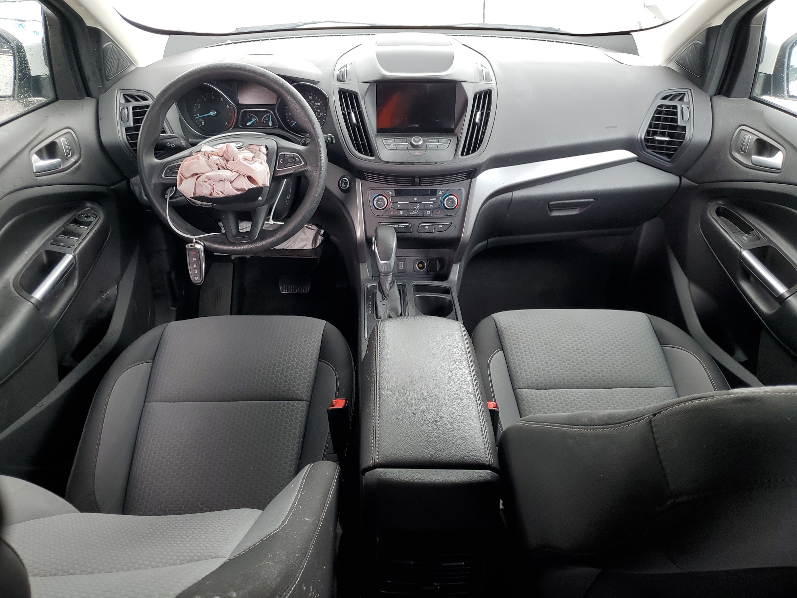 1FMCU0GD5KUC06724 2019 Ford Escape Se