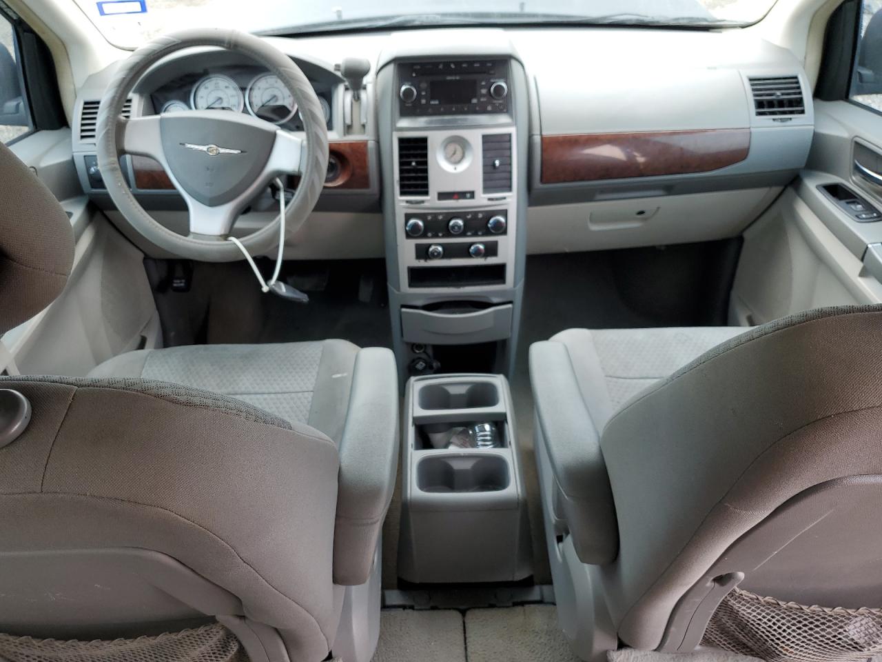 2010 Chrysler Town & Country Lx VIN: 2A4RR2D11AR438913 Lot: 60025614