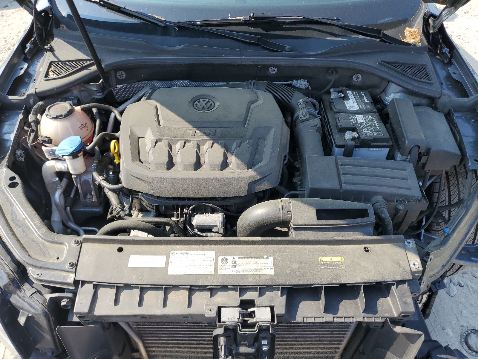 1VWLA7A3XKC000100 2019 Volkswagen Passat Wolfsburg