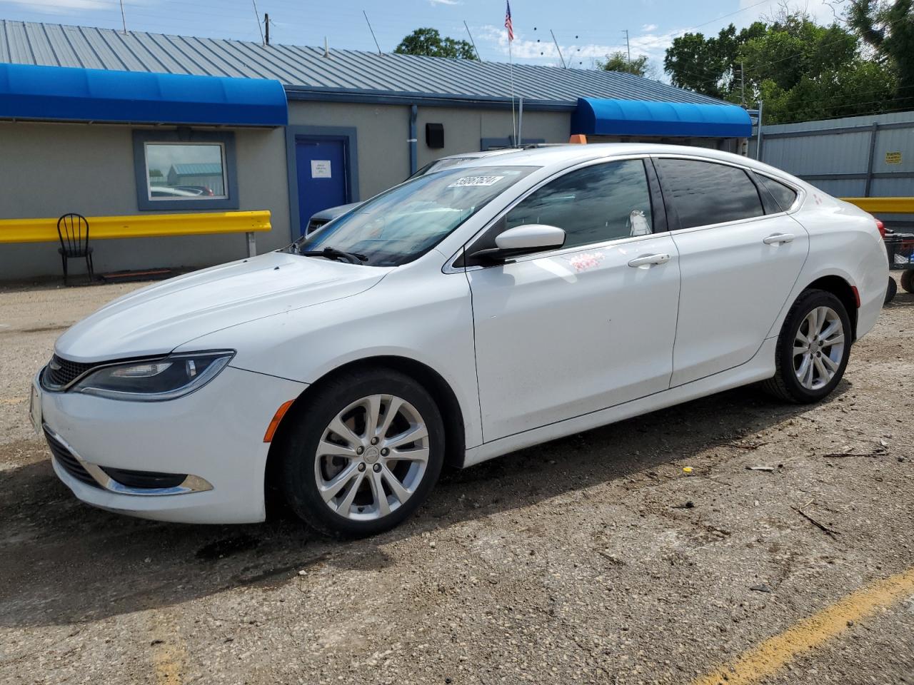 2015 Chrysler 200 Limited na sprzedaż w Wichita, KS - Front End