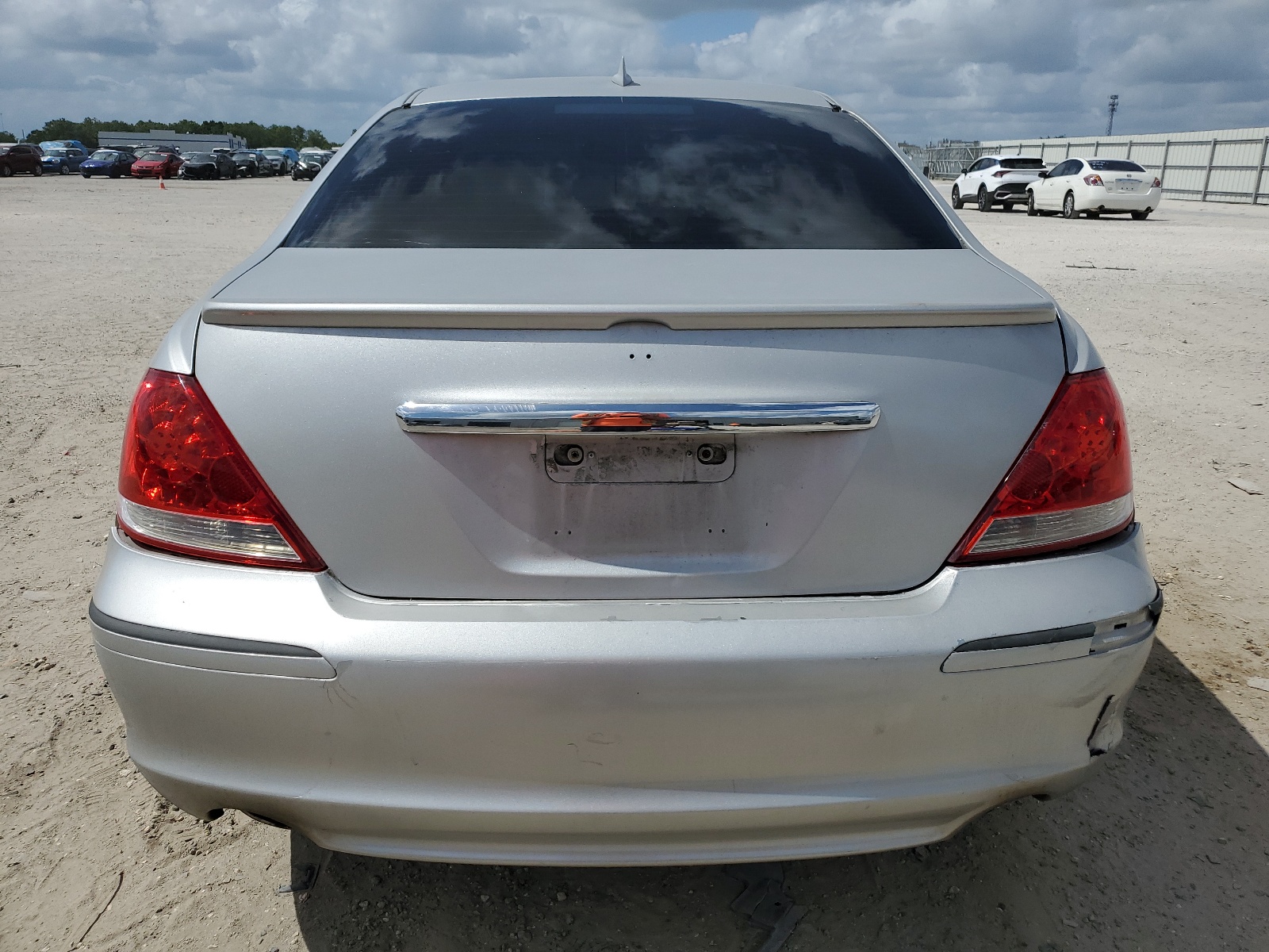 JH4KB16535C012823 2005 Acura Rl