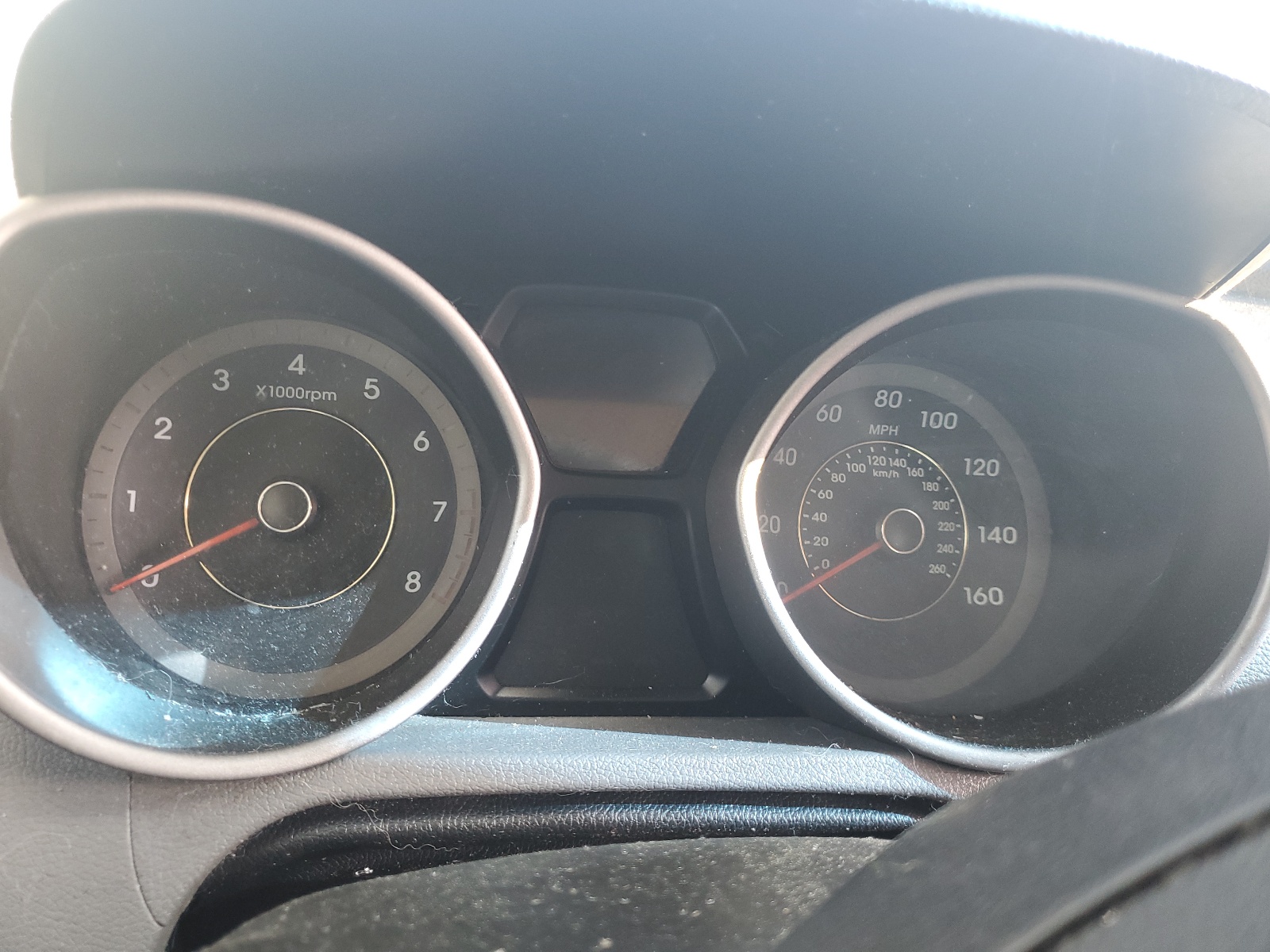 KMHDH4AE8BU103301 2011 Hyundai Elantra Gls