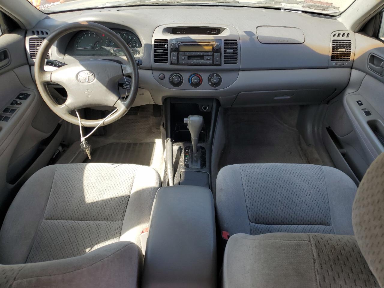 2004 Toyota Camry Le VIN: 4T1BE32K84U892681 Lot: 61151004