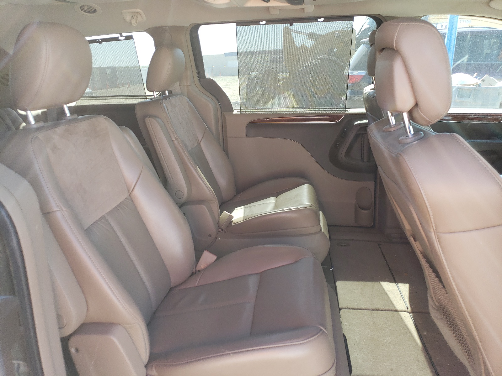 2C4RC1GG8CR107198 2012 Chrysler Town & Country Limited