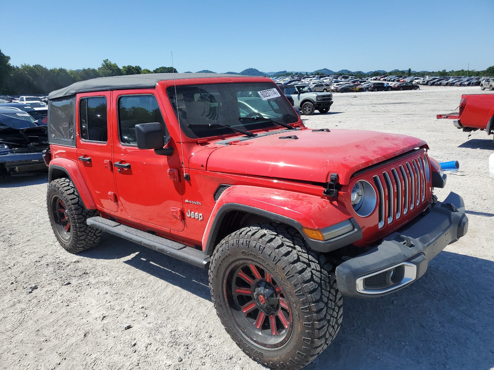 2018 Jeep Wrangler Unlimited Sahara vin: 1C4HJXEG8JW281896