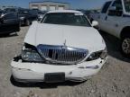 2004 Lincoln Town Car Executive იყიდება Cahokia Heights-ში, IL - Front End