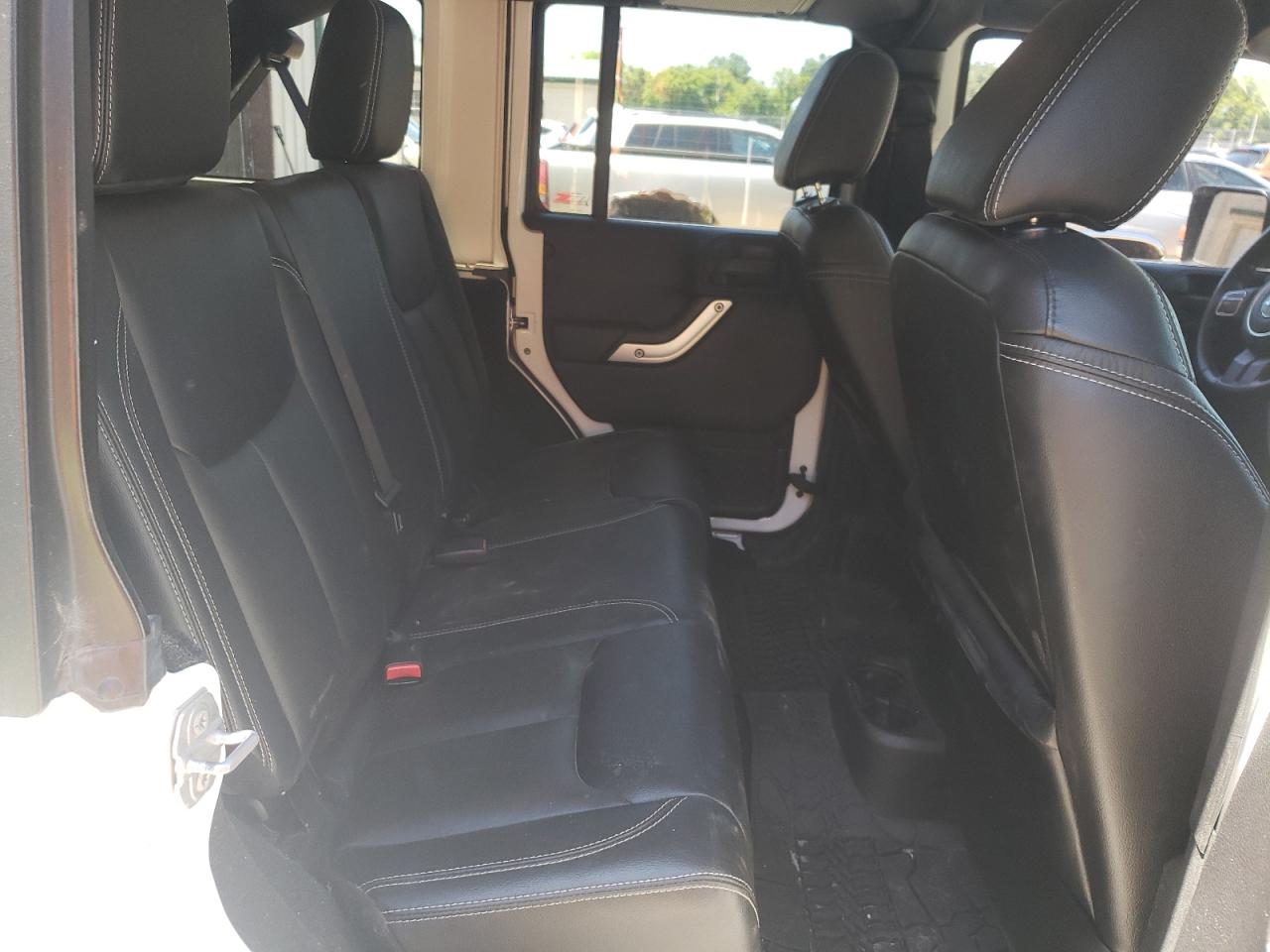 2015 Jeep Wrangler Unlimited Sahara VIN: 1C4BJWEG7FL570177 Lot: 58747604