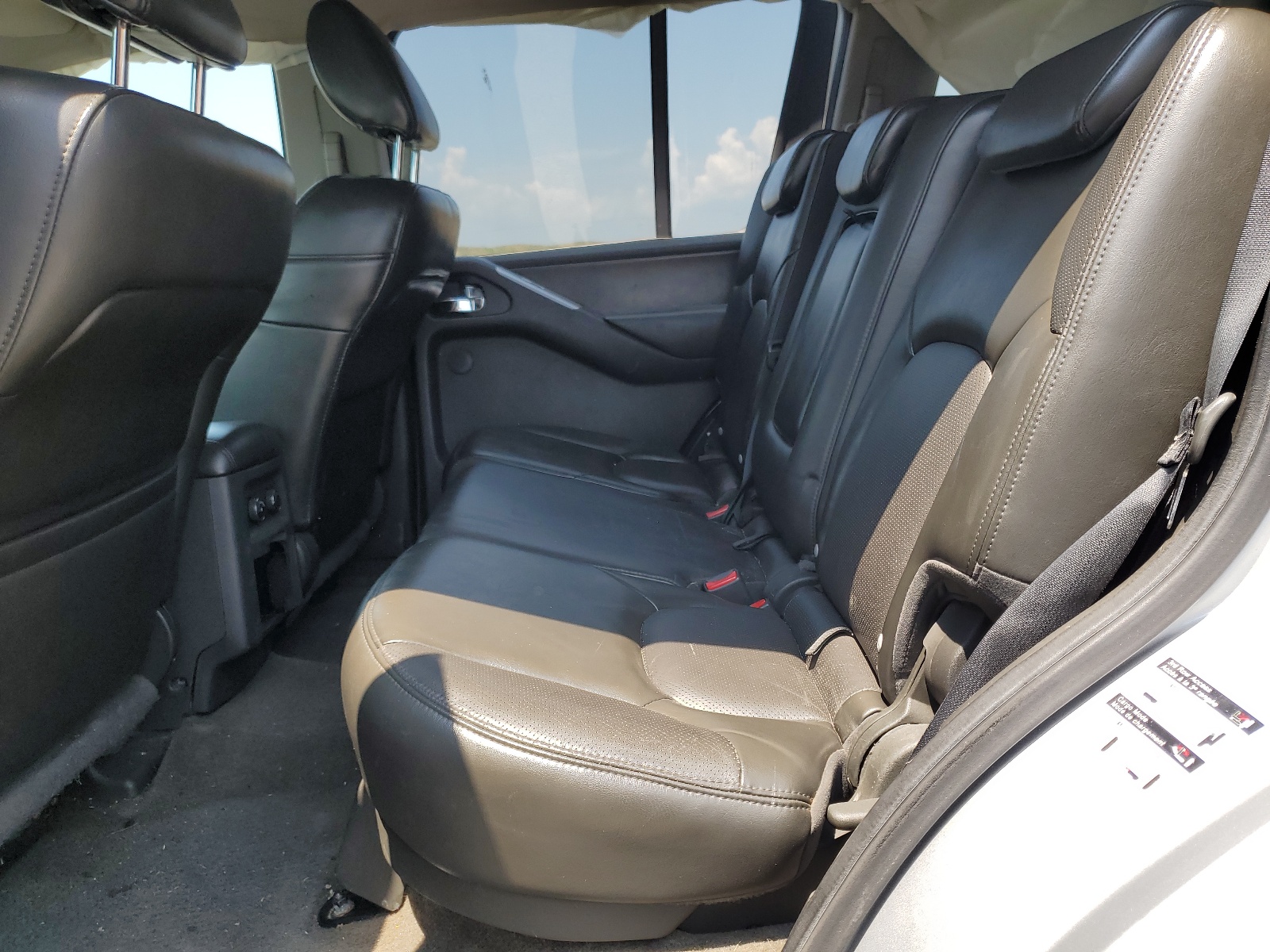 5N1AR1NBXBC624198 2011 Nissan Pathfinder S