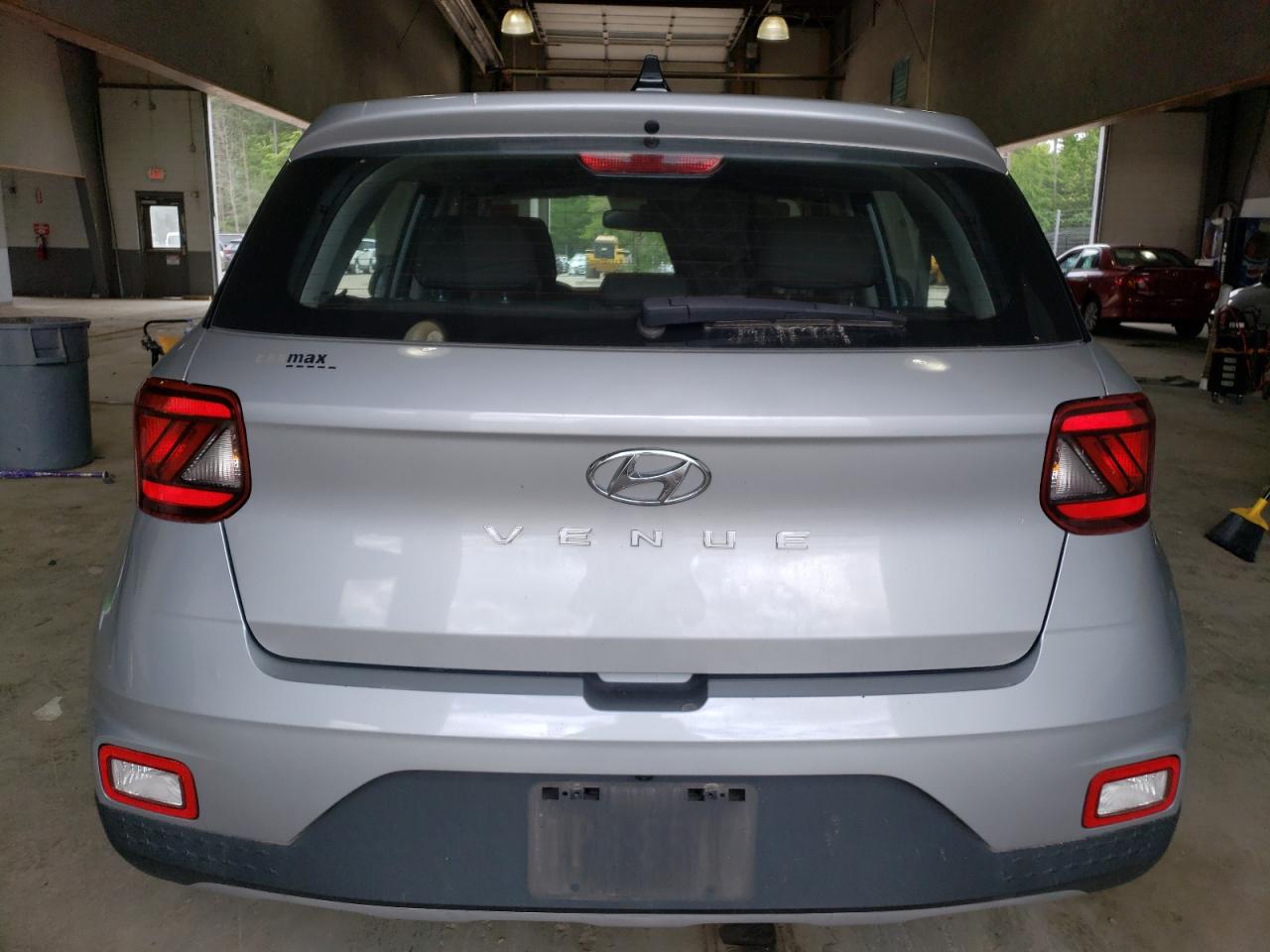 KMHRB8A37MU127749 2021 Hyundai Venue Se