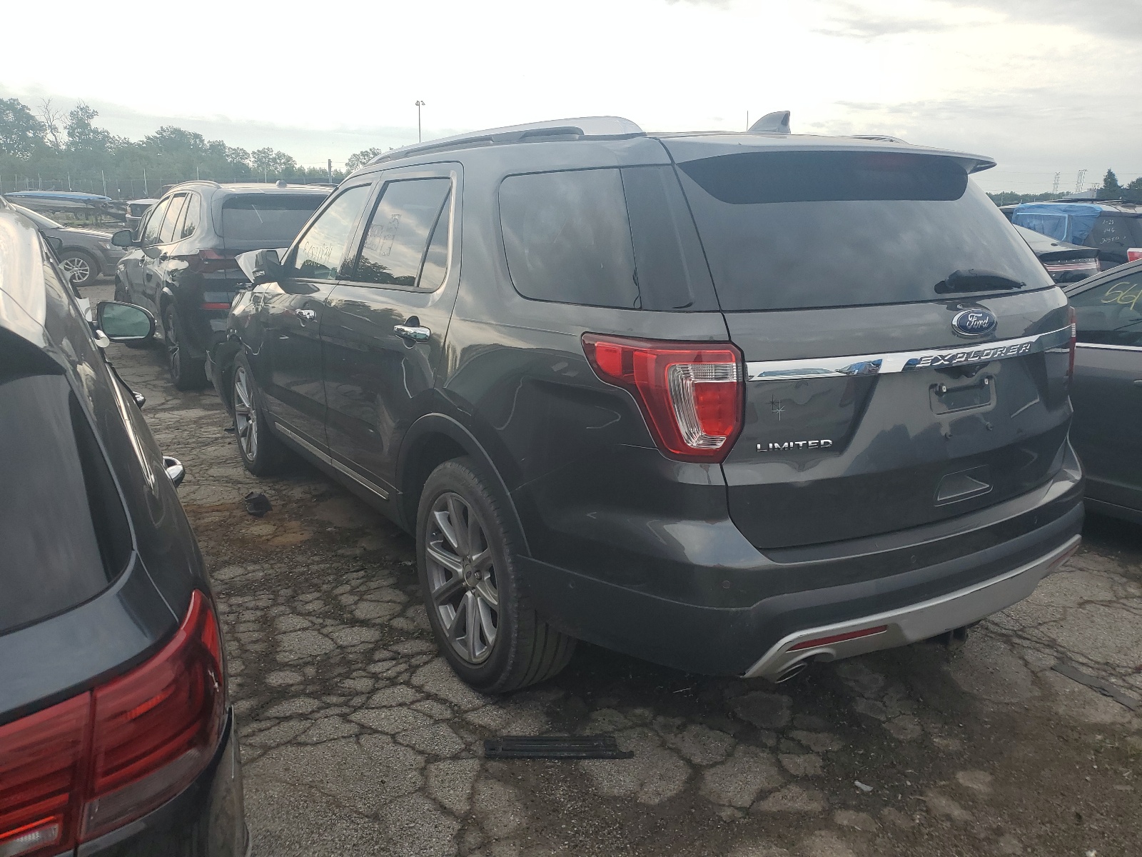 2017 Ford Explorer Limited vin: 1FM5K7F89HGE41341